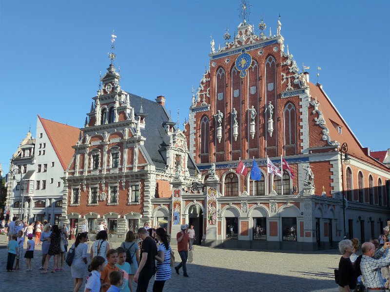 Baltikum-P368.JPG - Marktplatz von Riga mit Rathaus und Schwarzhäupterhaus