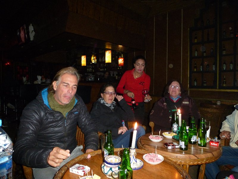 Mar-sel_096.JPG - Wir feiern in der Bar in Ouarzazate